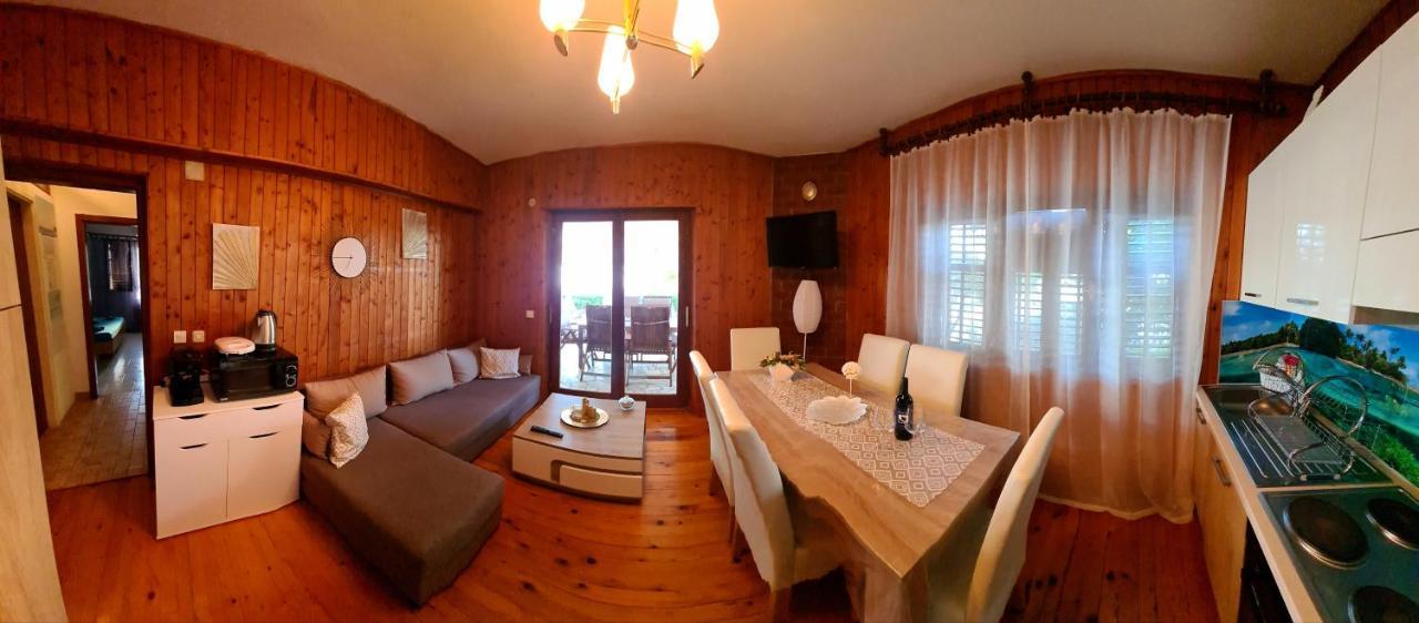 Beachfront Apartments Kate โอเรบิก ภายนอก รูปภาพ