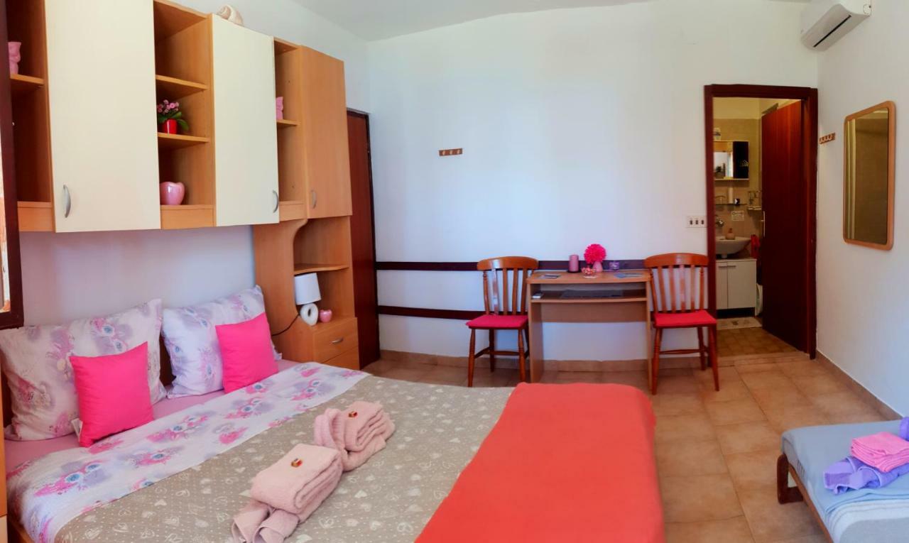 Beachfront Apartments Kate โอเรบิก ภายนอก รูปภาพ
